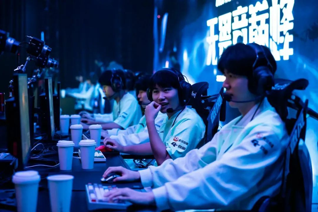 争夺者, 数的玩家对, LPL登峰