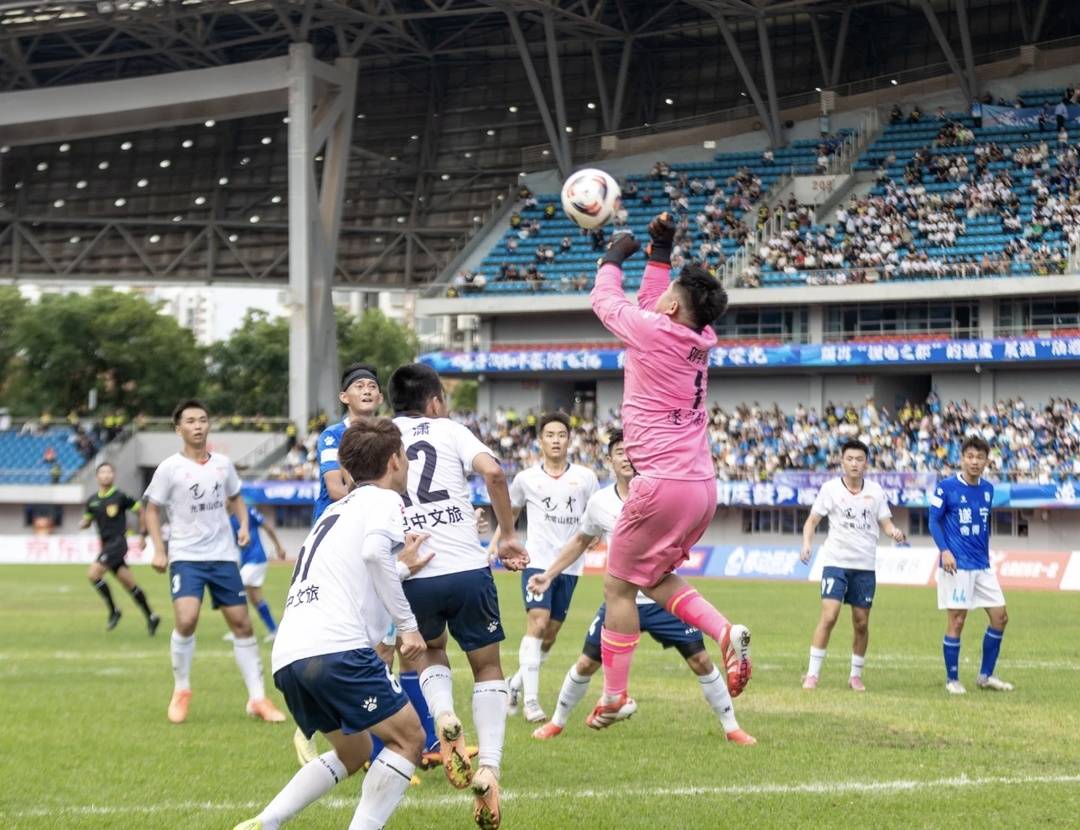 俯瞰整个峡, 是在关门升 俯瞰整个峡, 是在关门升